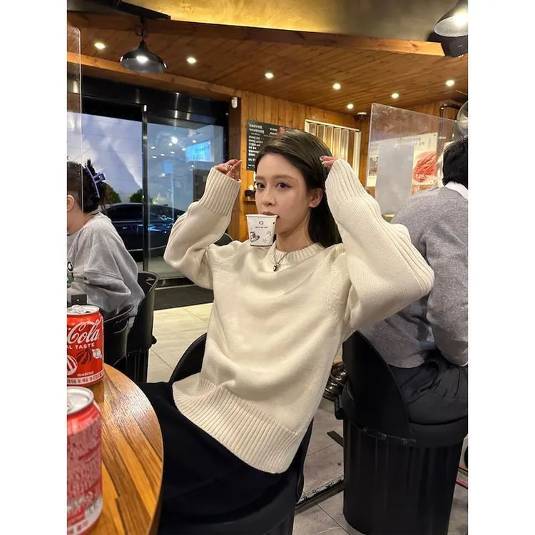 美国妹Meiguo 难得亮色圆领针织衫简约时尚百搭毛衣上衣新款套头