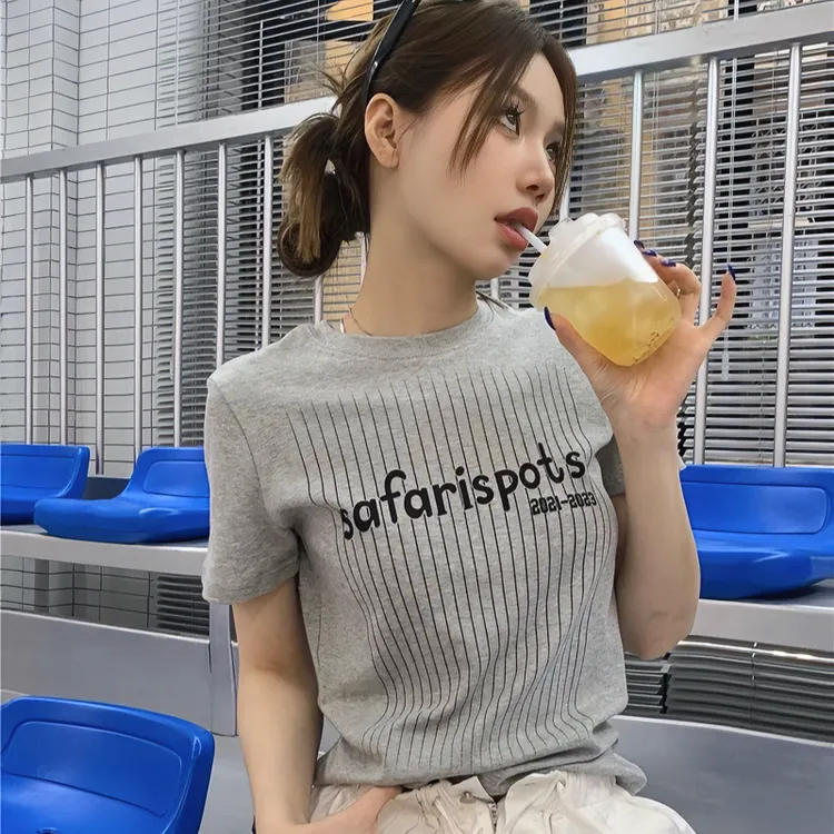 早春美式复古条纹印花夏季短袖T恤女洋气小众街头时尚圆领上衣潮 