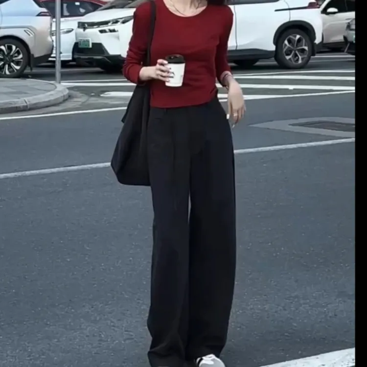 新款气质洋气减龄显瘦休闲纯色女装