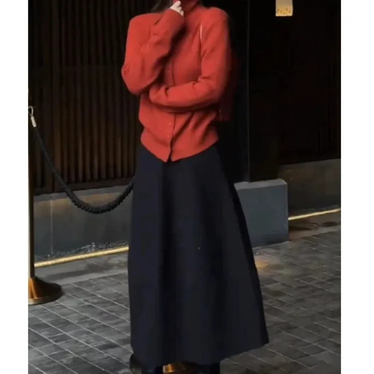 新款时尚潮流百搭红色上衣搭半身裙精品女装