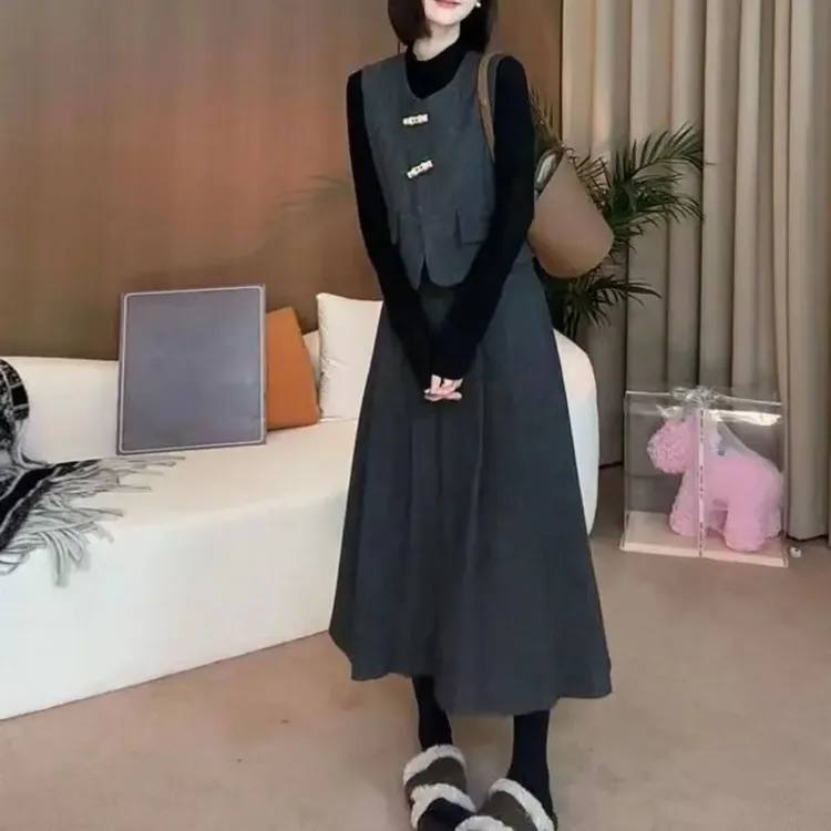 新款设计感显瘦百褶半身裙复古时尚马甲打底衫女装