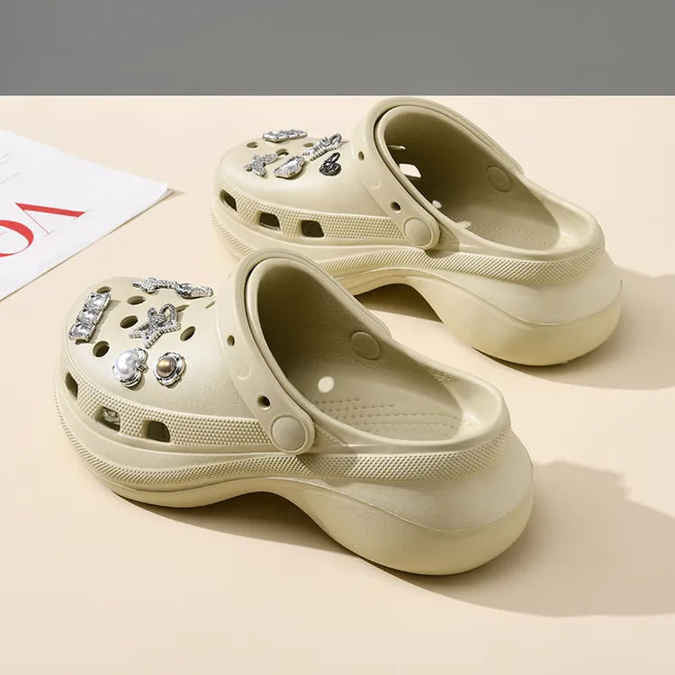 小鲸鱼洞洞鞋女夏外穿2024新款网红时尚厚底包头拖踩屎感沙滩凉拖