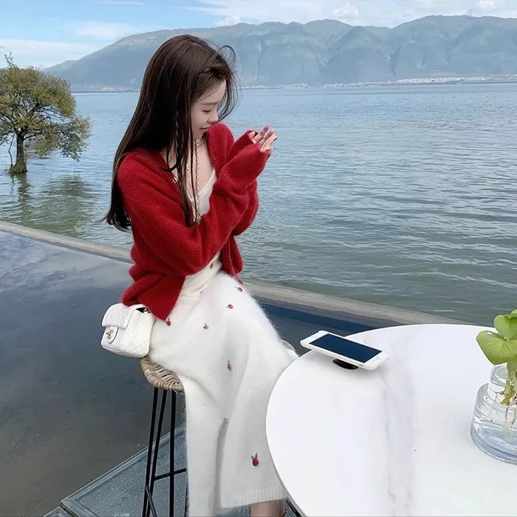 法式小香风甜美秋季两件套红色毛衣开衫外套刺绣内搭针织连衣裙女