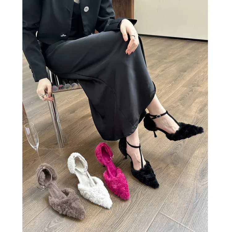 网红细跟毛毛鞋女2025年秋冬新款尖头中空高跟外穿气质浅口高跟鞋