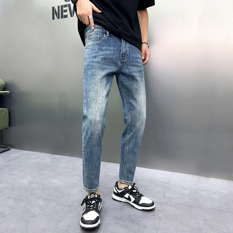 秋季烫钻九分牛仔裤男款2025新款休闲潮流韩版男士修身小脚裤痞帅