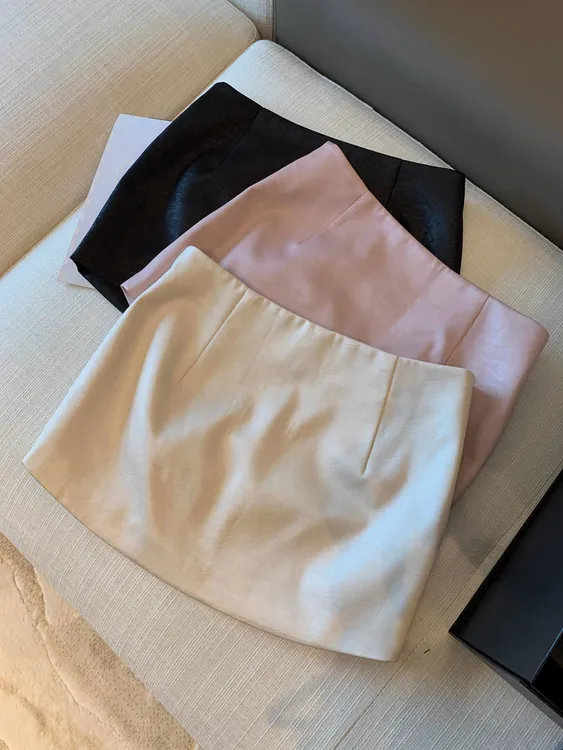 辣妹粉色缎面百搭短裙女夏季薄款防走光气质半身裙高腰显瘦a字裙