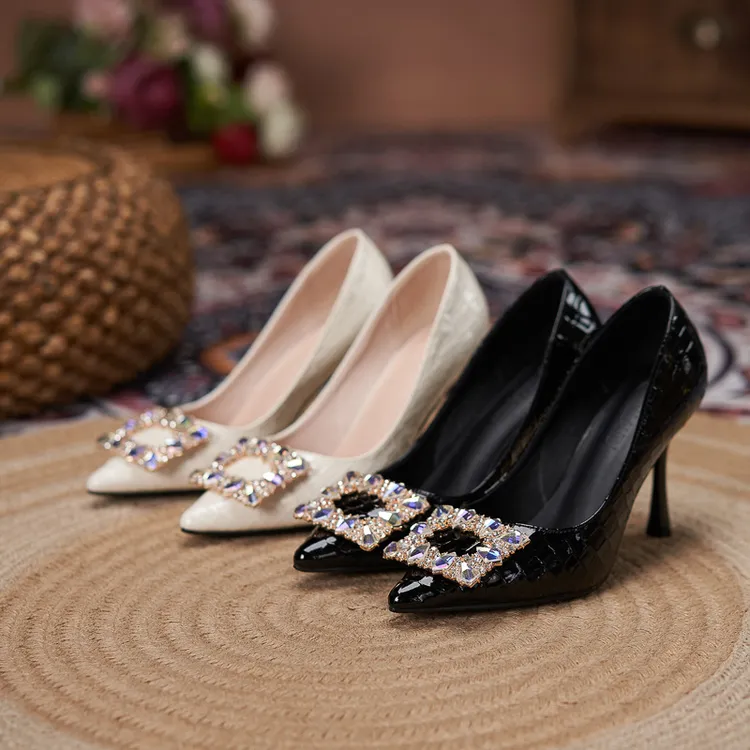 2024新款尖头细跟高跟鞋大码方扣浅口气质百搭女单鞋小码黑色女鞋