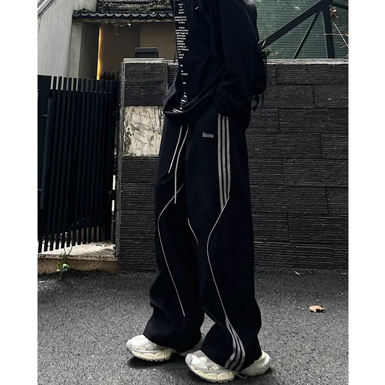 三条杠机能休闲冲锋裤男款春秋美式街头潮牌宽松直筒阔腿运动裤子