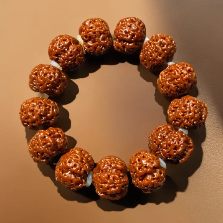 尼泊尔五瓣大金刚菩提手串满肉蜂窝机刷包浆玉化