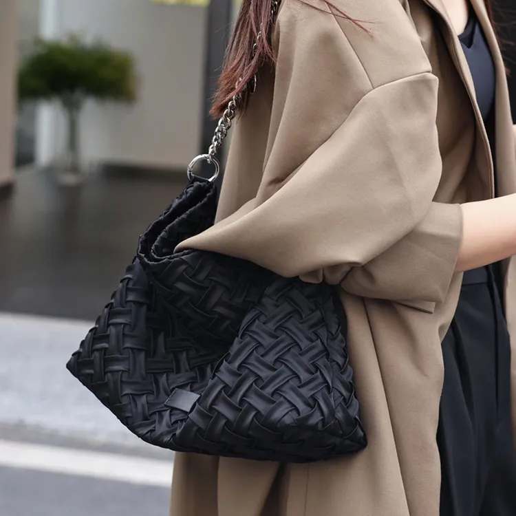 FOXER小众包包女百搭通勤单肩斜挎包时尚大容量包包褶皱休闲肩包