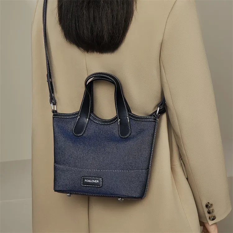 FOXER牛皮时尚轻奢单肩包简约小众水桶包牛仔休闲包包妈妈斜挎包