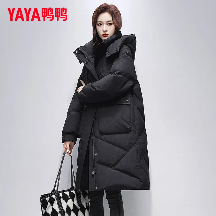 YAYA/鸭鸭黑色长款过膝羽绒服女连帽2025冬季新款时尚加厚外套潮
