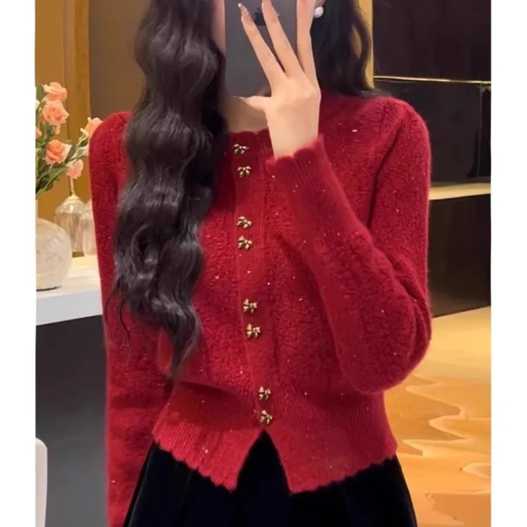 2025秋冬小香风蝴蝶金扣毛衣女慵懒风洋气长袖纯色百搭针织衫上衣