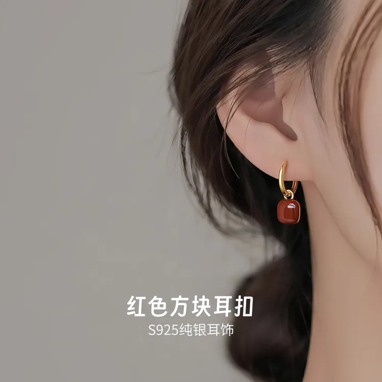 925银耳饰 纯银红色方块耳扣女高级感轻奢设计简约过年本命年耳环