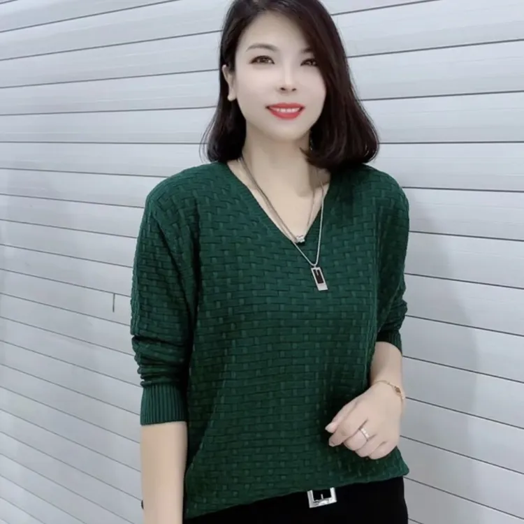 加肥加大V领毛衣女2025秋冬女装洋气百搭长袖针织衫纯色宽松毛衫