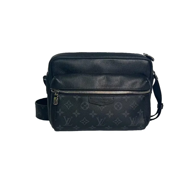 99新 LouisVuitton/路易威登 款LV黑色老花OUTDOOR邮差包）780）