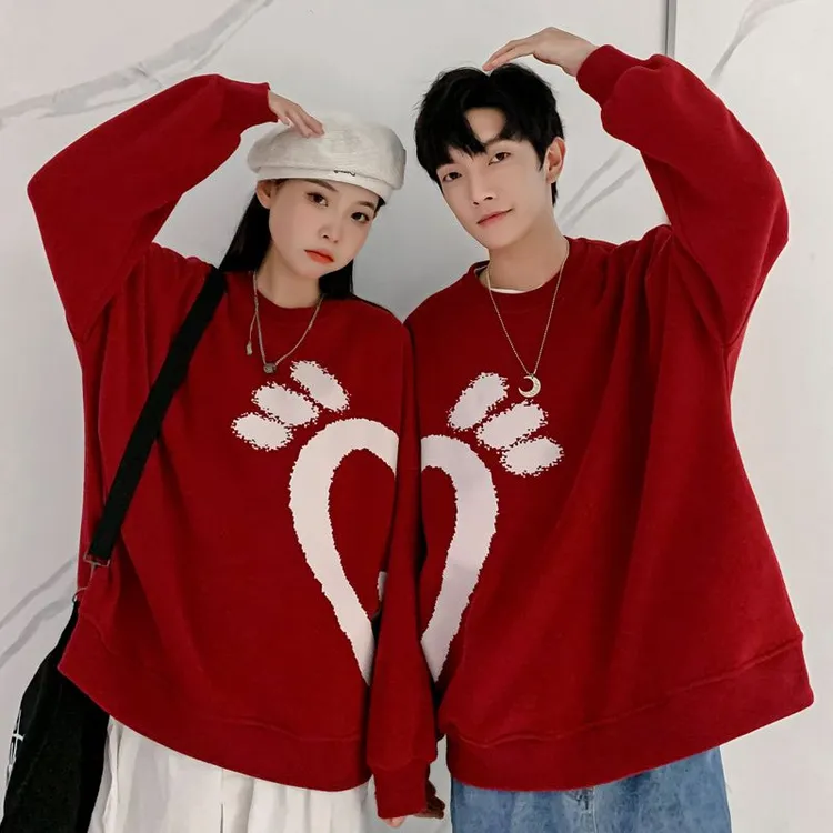 秋冬季新款潮流时尚情侣装红色爱心宽松百搭长袖圆领加厚保暖毛衣