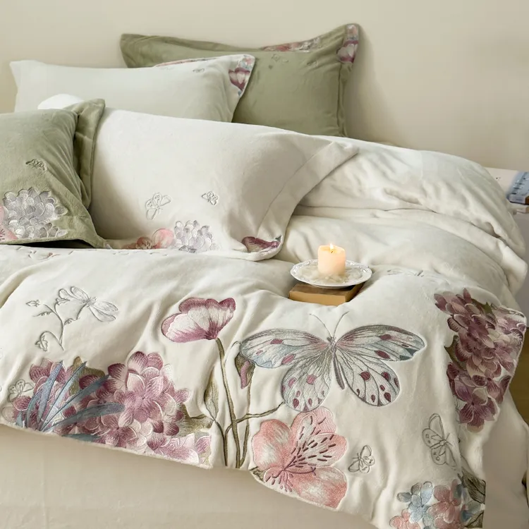 美作师简约风冬季保暖双面牛奶绒四件套花卉刺绣加厚被套床上用品