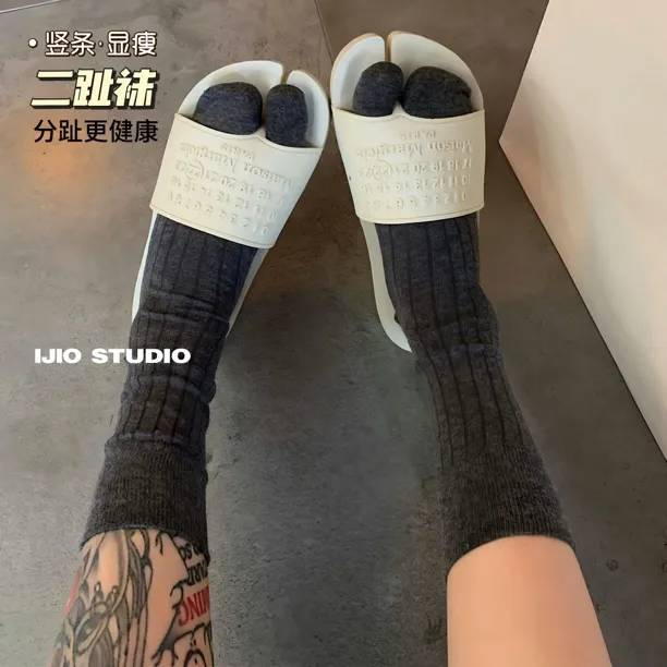 爆款纯棉中筒二趾袜女堆堆袜竖条分趾袜子女两指猪蹄袜日系木屐袜