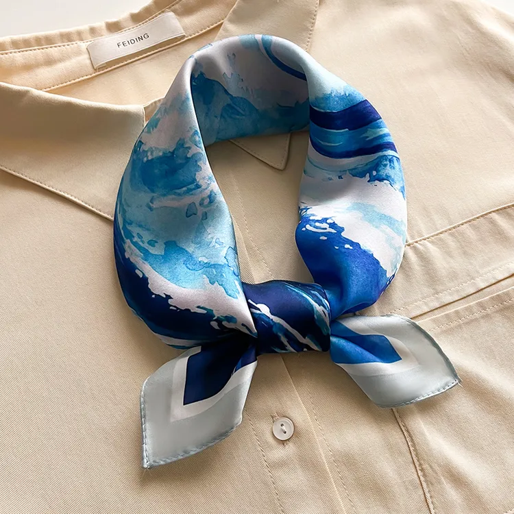 小方巾丝巾女春秋冬季四方正方形纱巾装饰搭配衬衫薄围巾百搭时尚