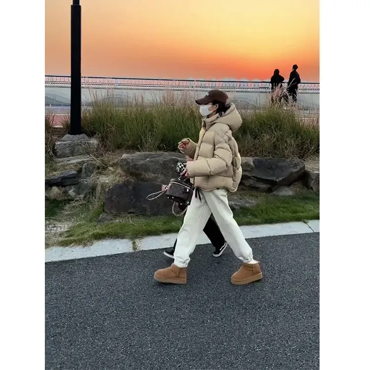 卡其色短款羽绒服女2024冬季新款小个子泡芙龟背加厚90白鸭绒外套