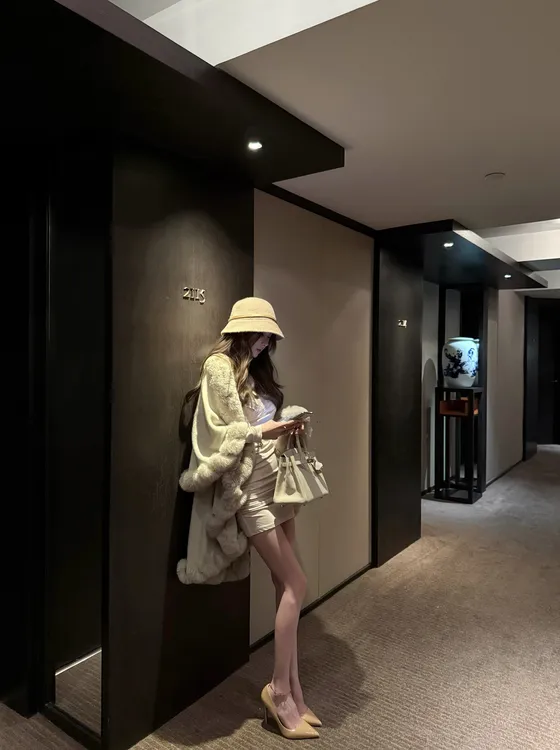 人造皮草 杜总家 京城 旧奢*甜美气质双层柔软秋冬针织披肩外套