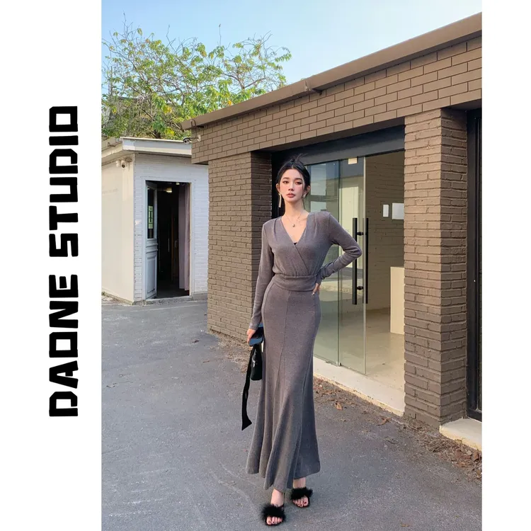 DAONE气质显瘦修身温柔性感上衣套装+收腰包臀鱼尾半身裙两件套