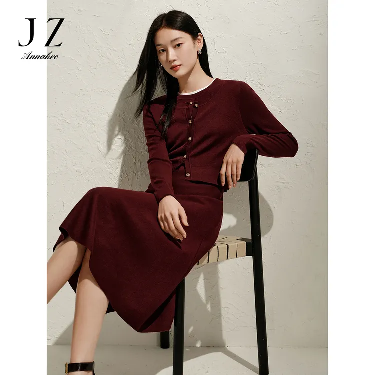 JZ玖姿KWFC31410高级感安可拉红假两件羊毛连衣