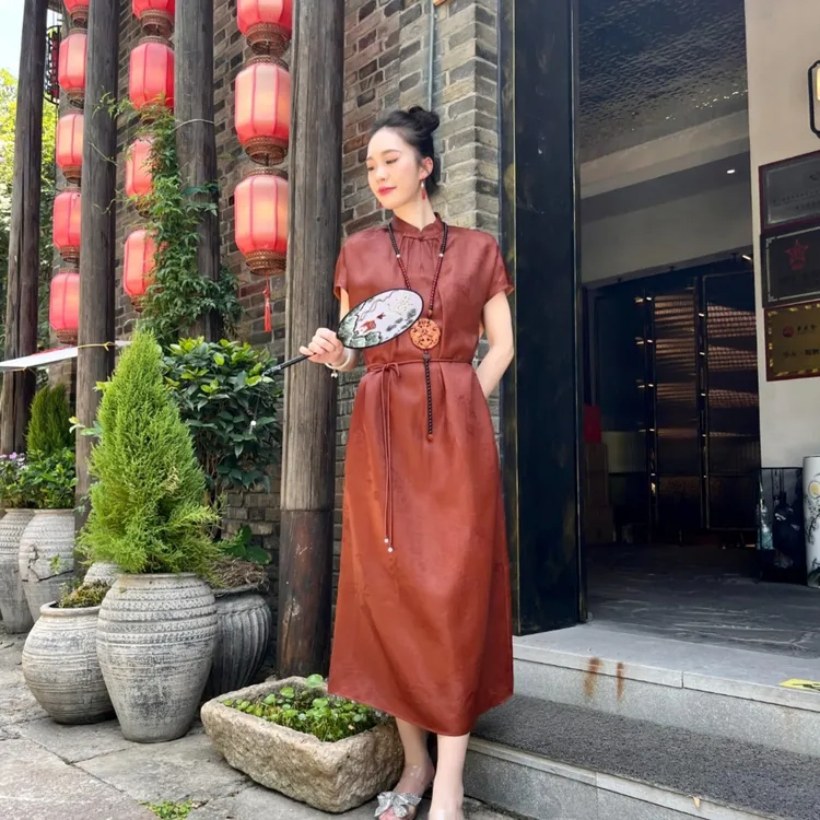 【墨笙歌高定】颜开丨新款立领提花连肩袖香云纱桑蚕丝连衣裙--0783