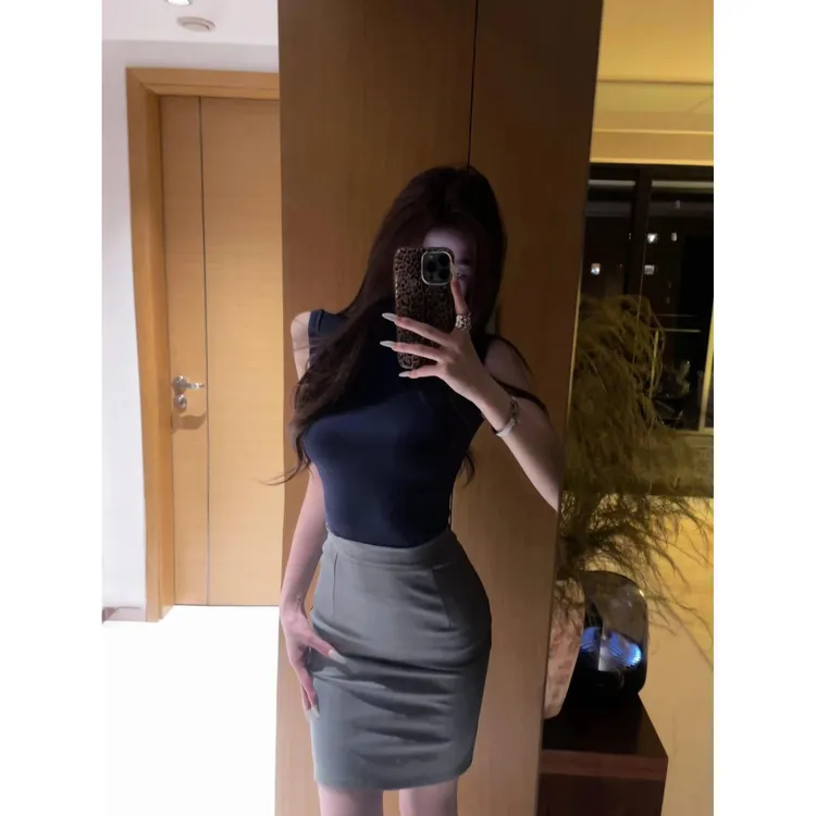 纯欲性感显瘦深蓝色半高领无袖背心上衣+灰色高腰半身裙两件套