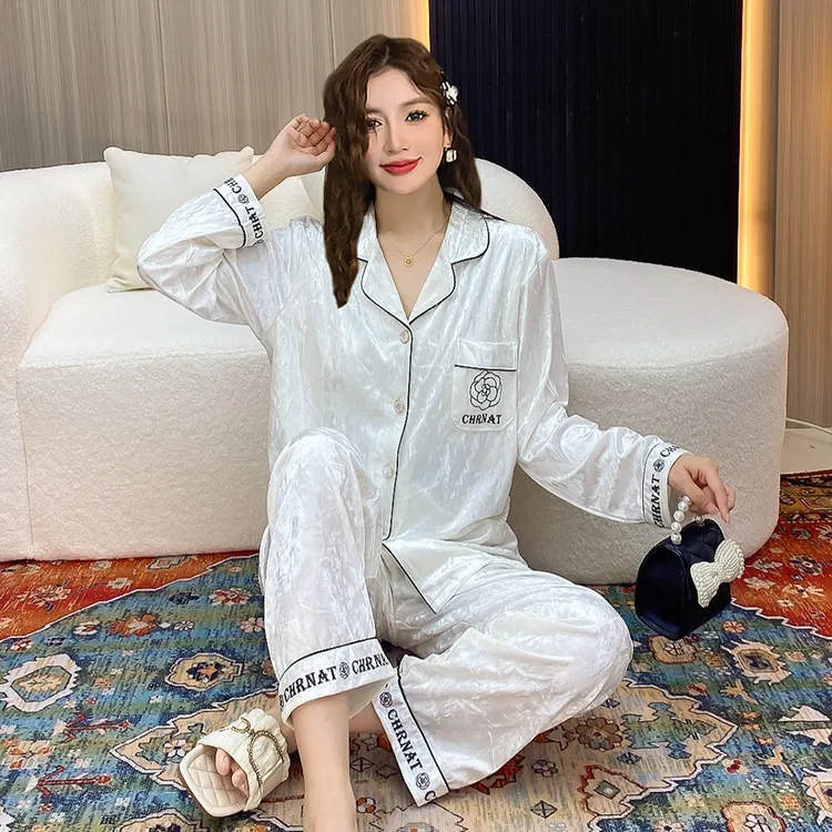 带胸垫小香风金丝绒睡衣女春秋季2024年新款长袖秋冬家居服套装