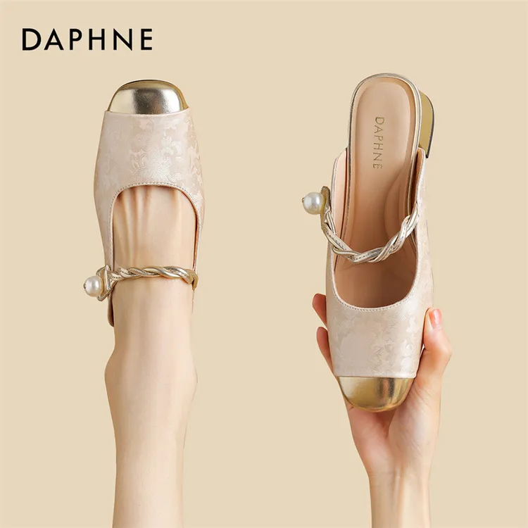 达芙妮久穿不累女鞋2025夏季新款国风玛丽珍新中式绣花包头单鞋女