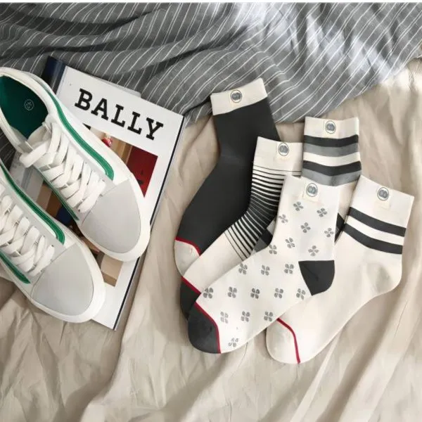 通用设计师款图案条纹棉质中筒袜子