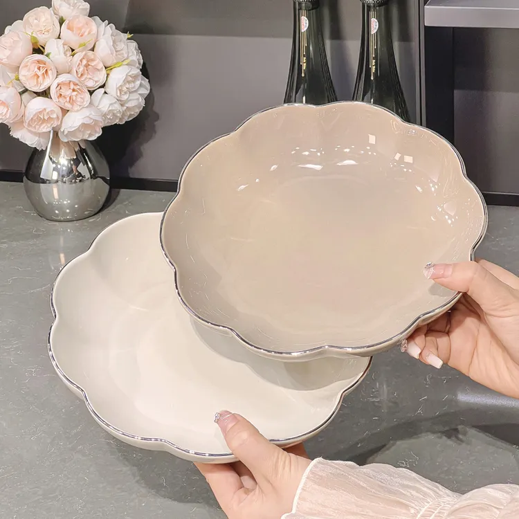 高颜值陶瓷盘子家用菜盘创意早餐沙拉盘奶油风花边盘8.5英寸餐盘