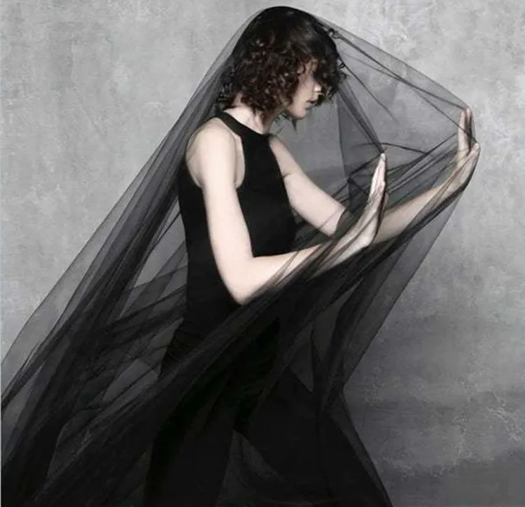 影楼旅拍黑素纱2米起拍连拍头纱黑色网纱拖尾复古走秀赫本风长款