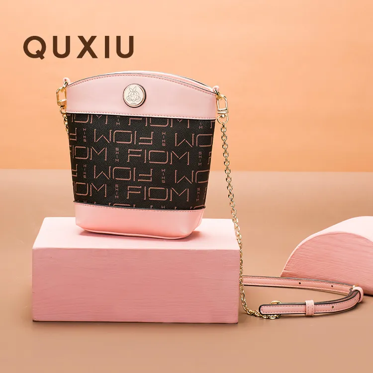 高端品牌原创水桶包时尚轻奢潮流简约复古百搭女包斜跨包单肩包