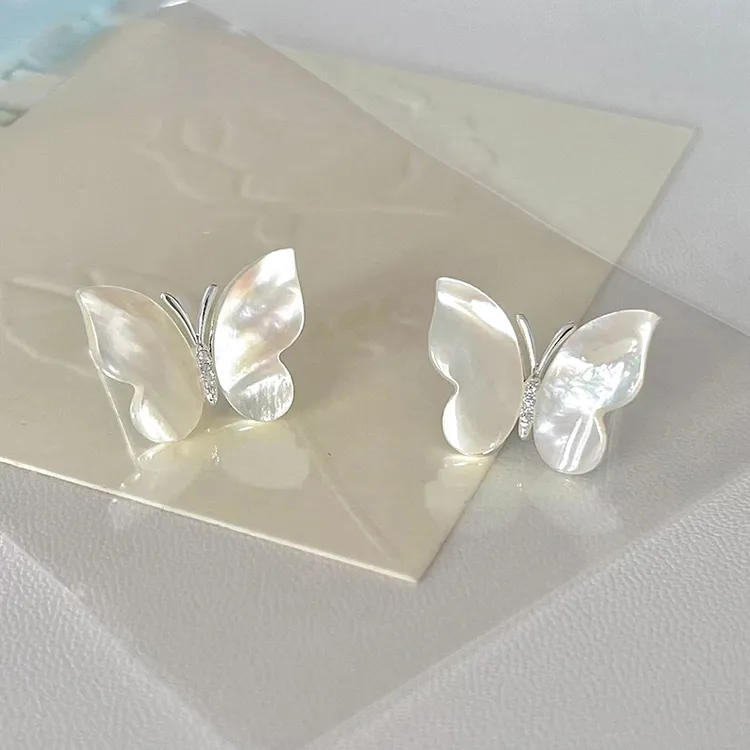 白色蝴蝶耳钉女小众设计感高级耳环2024新款爆款夏季甜美耳钉耳饰