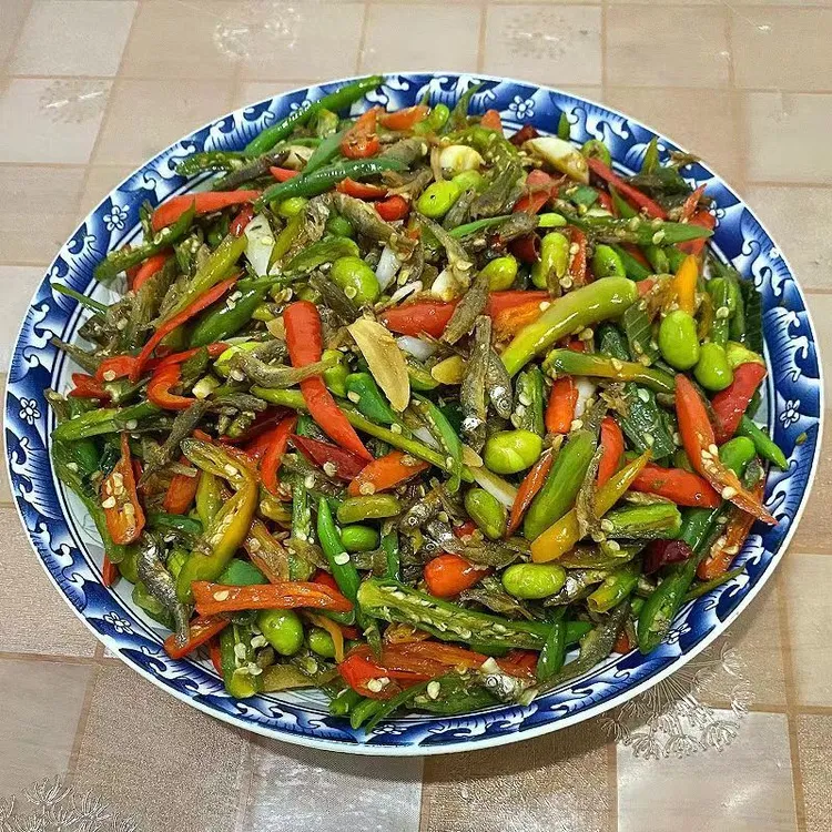邳州新沂睢宁特产辣椒炒小鱼毛豆粒炒小鱼辣椒炒锅烤鱼真空包装