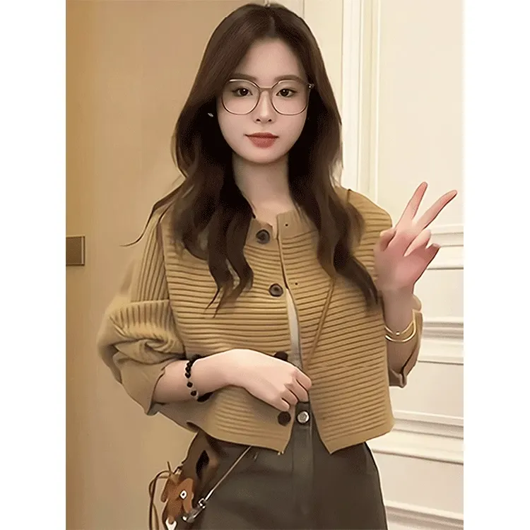 外套上衣毛衣长袖时尚复古小众秋季设计感上衣短款外搭针织开衫女