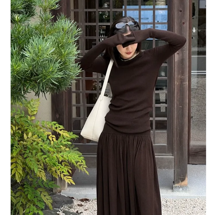 至简美学ROW风雾感轻盈柔韧筋骨感针织上衣百褶裙两件时尚套装女