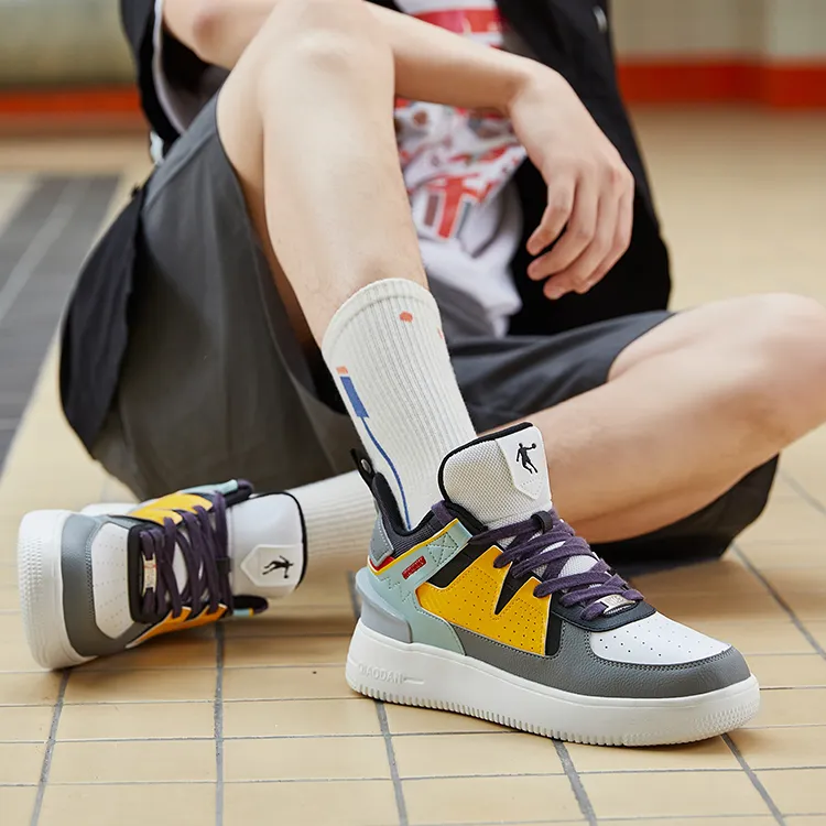 中国乔丹2025年新款小白鞋板鞋透气增高休闲运动百搭鞋子滑板鞋