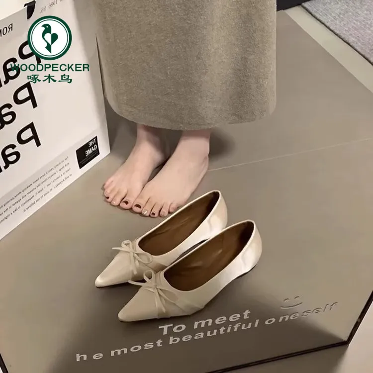 啄木鸟高级感内增高缎面尖头单鞋女2025新款秋季气质低跟优雅瓢鞋