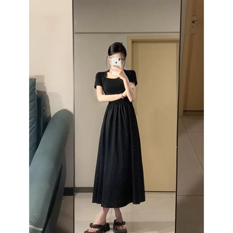 法式方领连衣裙女夏新款遮肉连衣裙度假小黑裙夏天连衣裙简约夏装