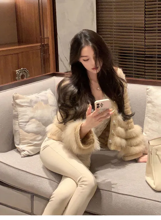 时髦御姐毛毛双排扣时尚流苏外套女2024新款贵气名媛短款加绒毛衣