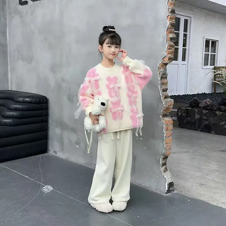 女童加厚蝴蝶结小熊毛衣秋冬2025新款裤子中大童洋气爆款打底上衣