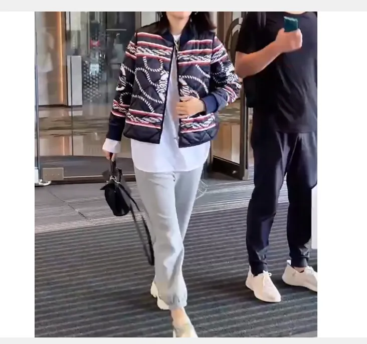 2024冬季新款时尚女装网红高级感韩版潮流外套短款裤子女百搭休闲