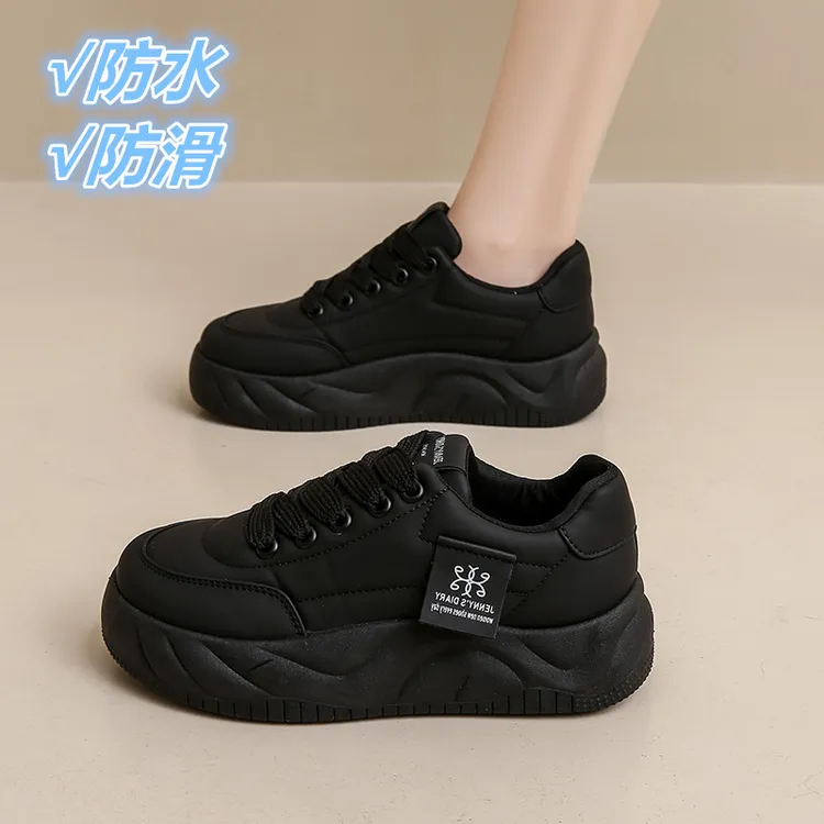 踩屎感黑色上班工作女2025新款春季皮面防水防滑厨房专用鞋运动鞋