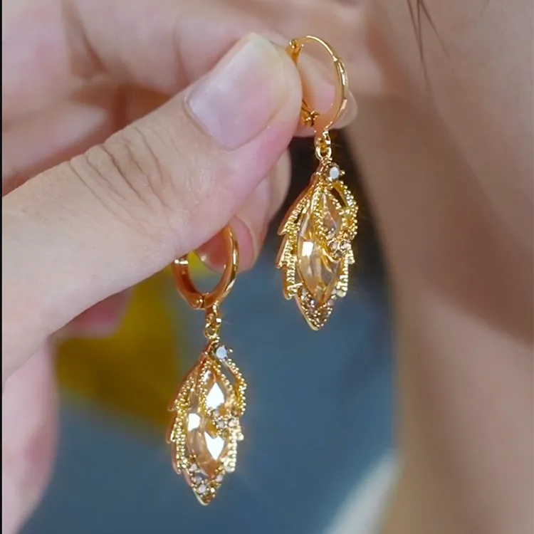 铜合金耳饰 金枝玉叶香槟色满钻树叶耳扣精致叶子气质轻奢耳环女