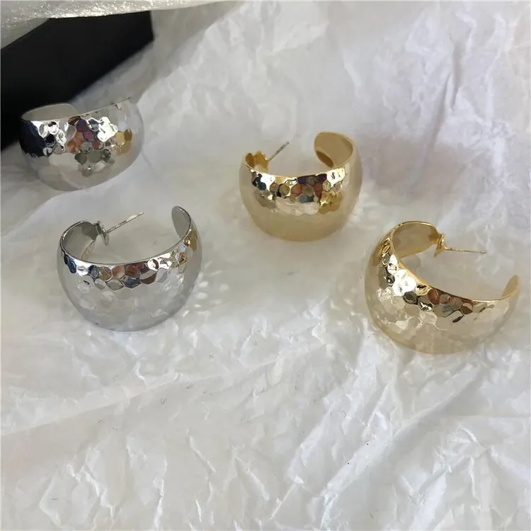 铜合金耳饰 金属小众设计感冷性风大耳圈女港风超闪高级感大耳环