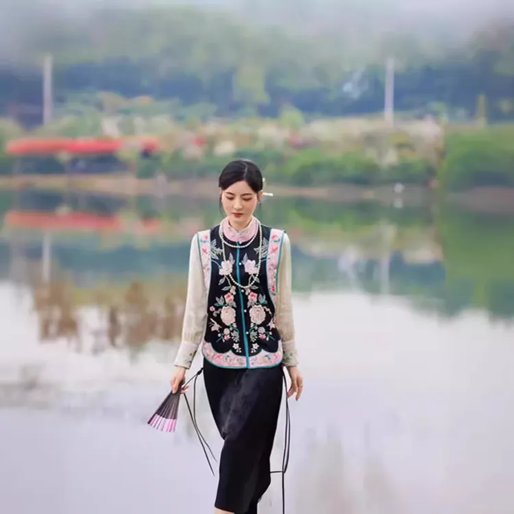 新中式马甲女中国风重工刺绣高级感短款百搭国潮外搭马夹国风上衣